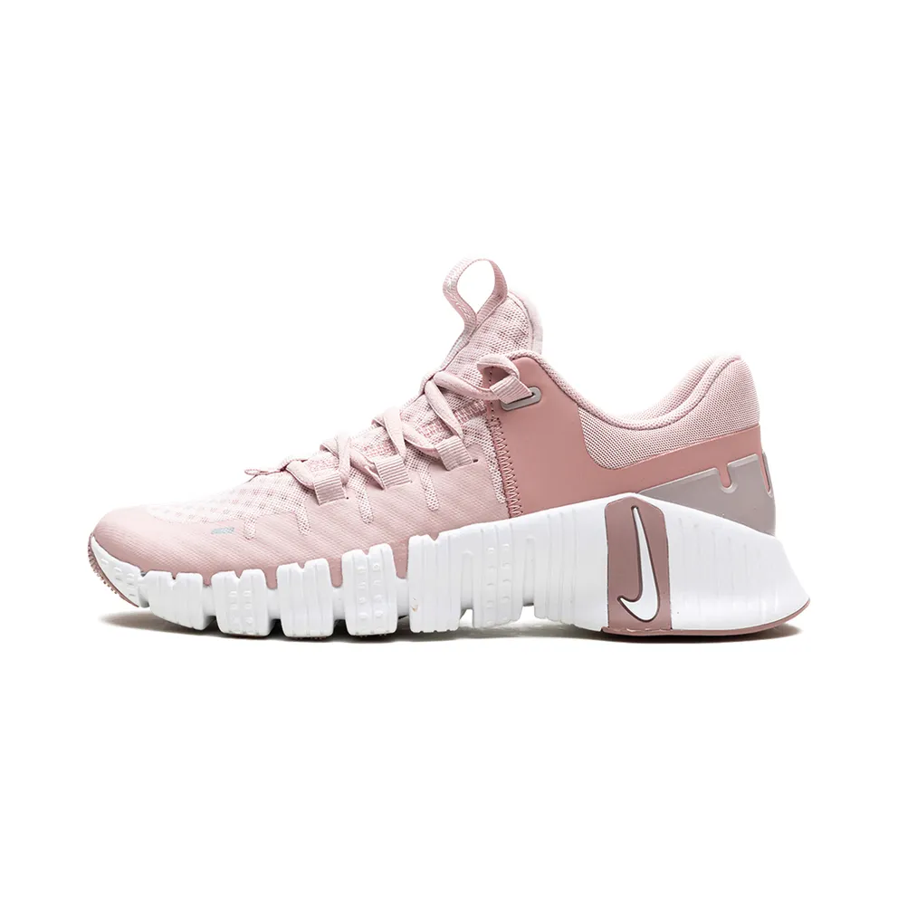 Nike Free Metcon 5 “Pink Oxford” (DV3950-600)