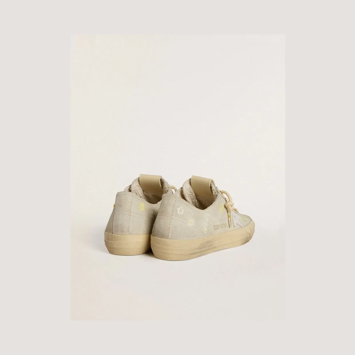 Golden Goose Women’S V-Star In Ice-Gray Suede With White Leather Star And Floral Embroidery (GWF00129.F007293.15724) (4)
