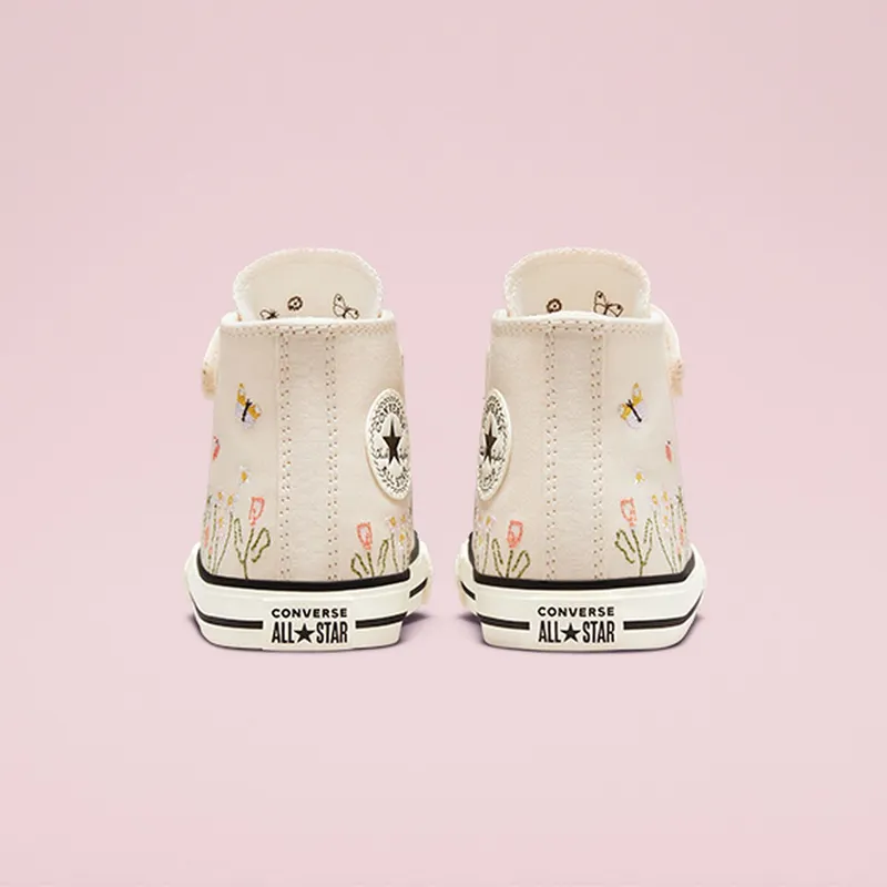 converse-chuck-taylor-all-star A01617C