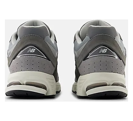 new-balance-2002r U2002RCB