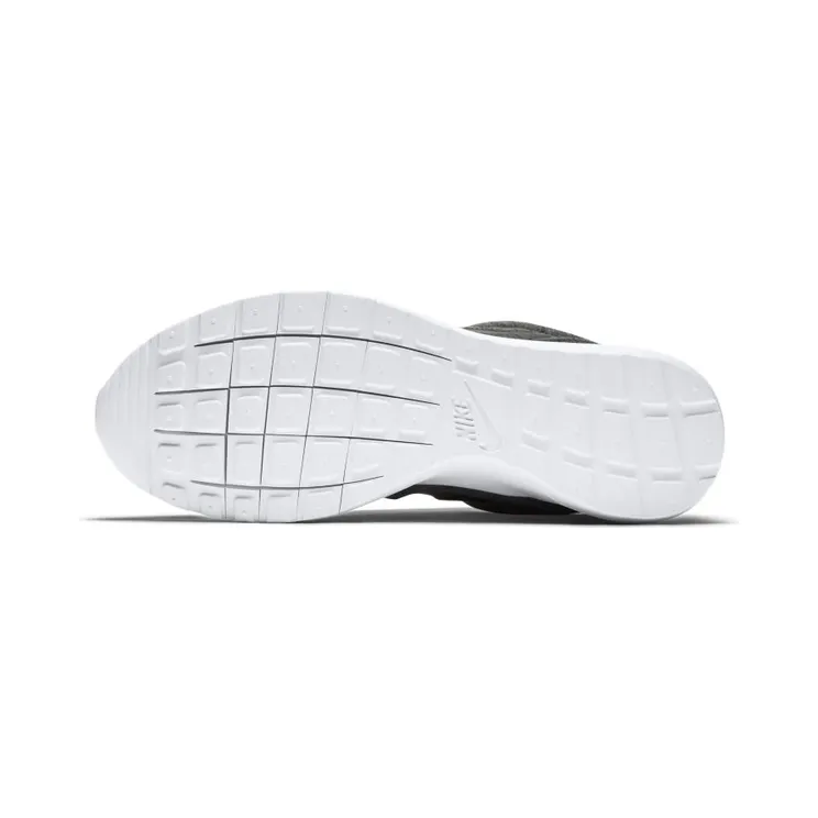 nike-roshe 749658-002