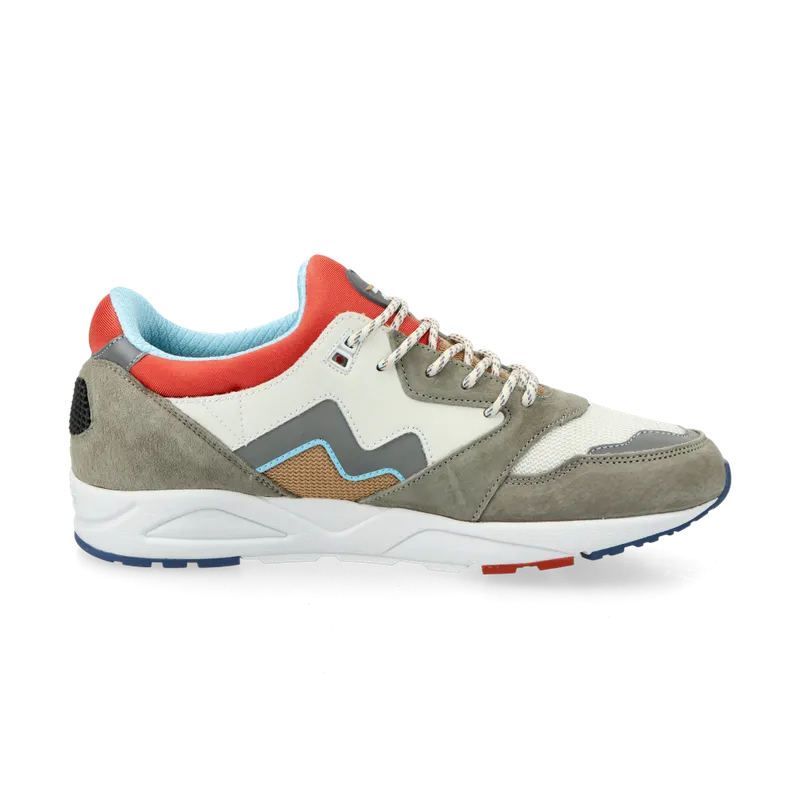 Karhu Aria 95 (abbey stone / silver) – F803095