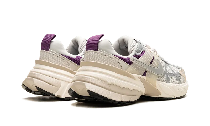 Nike V2K Run Prm “Light Bone” (HF4305-072)