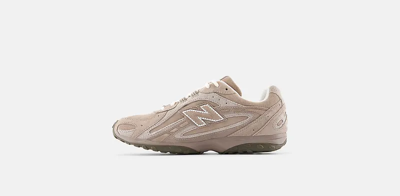 New Balance 204L “Mushroom / Arid Stone” (U204LMMA)