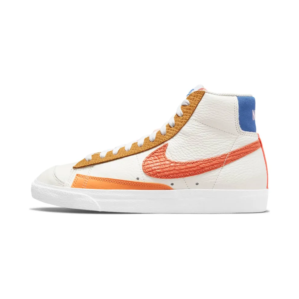Nike Sportswear Blazer Mid ’77 Damen Sneaker weiß (DM2872-100)
