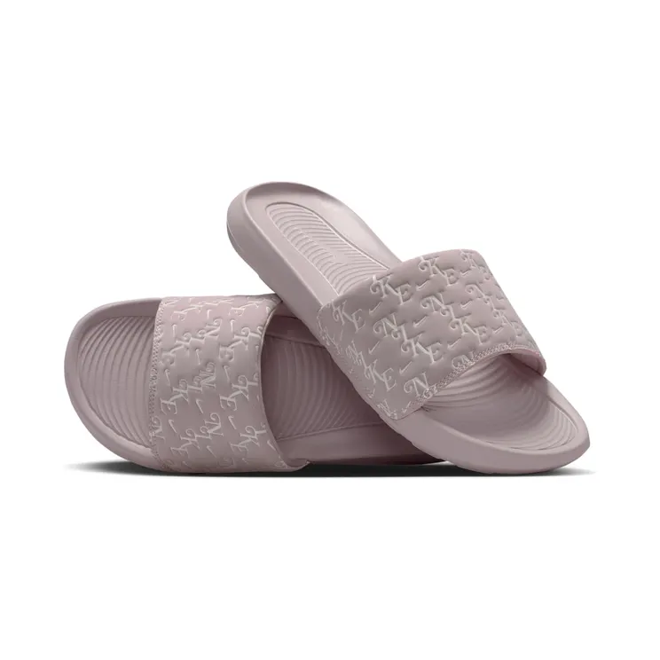 Nike Victori One “Particle Rose / Sail” (HQ7022-602)