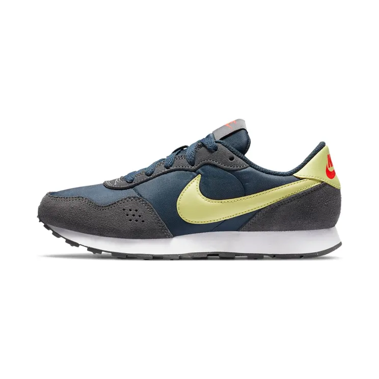 Nike MD Valiant Blue “Deep Ocean / Iron Grey / Bright Crimson / Limelight” (CN8558-400)