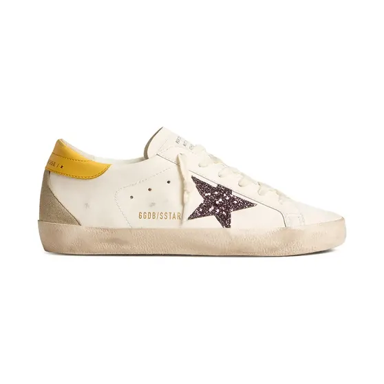 Golden Goose Super-Star mit rotem Glitter-Stern und Fersenlasche Nude (GWF00102F005851)