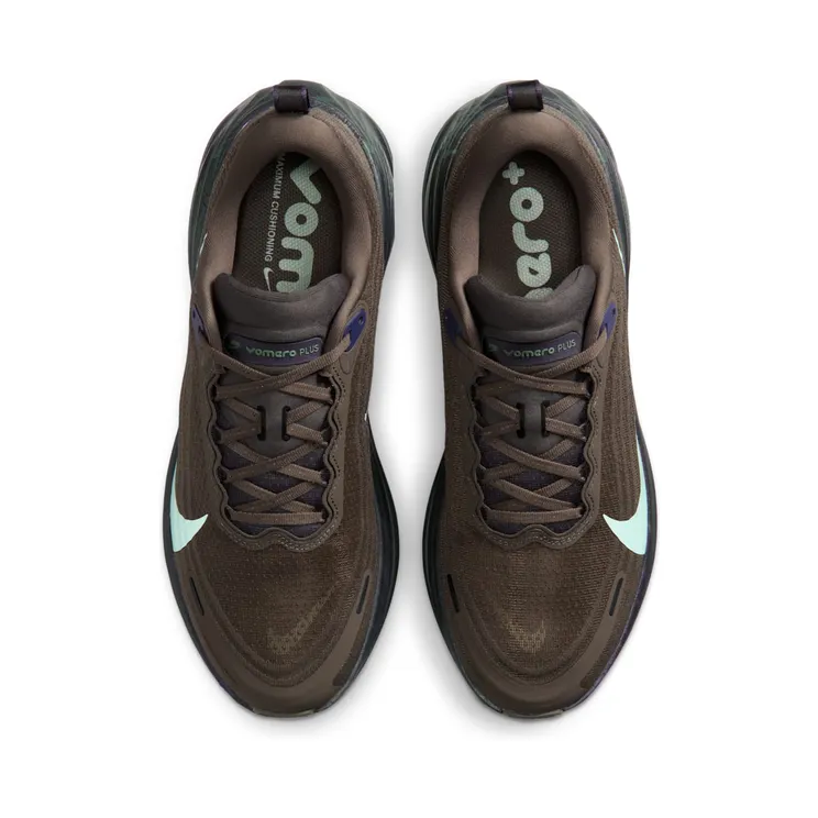 nike-vomero-plus IR7550-030