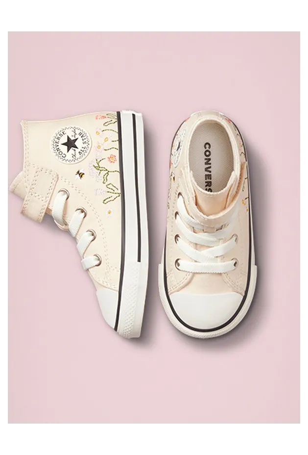 converse-chuck-taylor-all-star A01617C