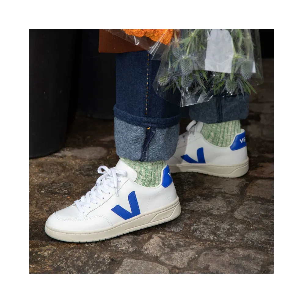 Veja V-12 Leather White Paros (XD0203104)