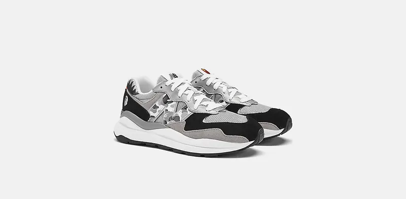 57/40 “Bape x New Balance” (M5740BAP)