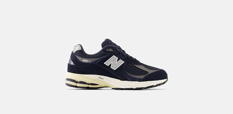 New Balance 2002R “Eclipse” (M2002RCA)