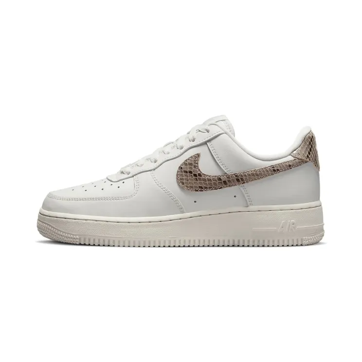 Nike Air Force 1 ’07 Wmns Snakeskin “Phantom / Light Iron Ore” (DD8959-002)