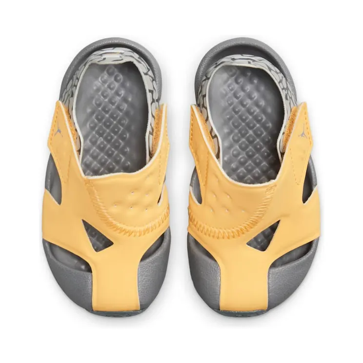 jordan-flare CI7850-700