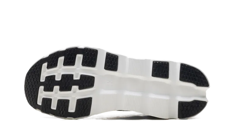 On Running Cloudstratus 3 “Black” (3MD30111197)
