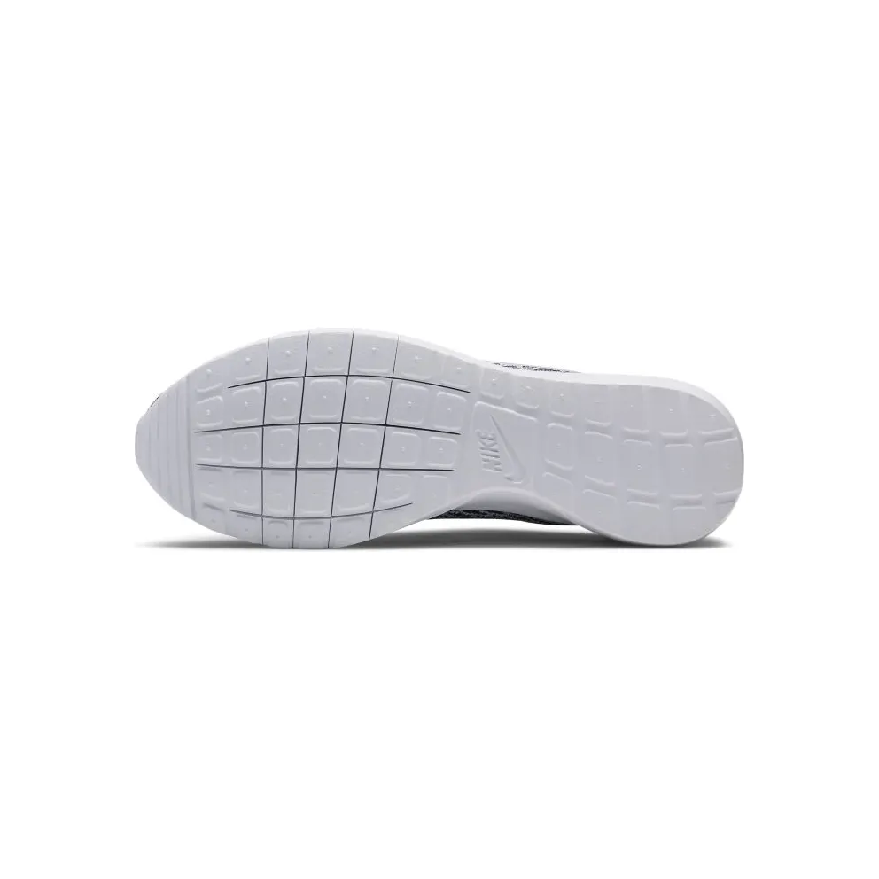 Nike Roshe Run Flyknit Black White Black/White-Dark Grey (677243-008)
