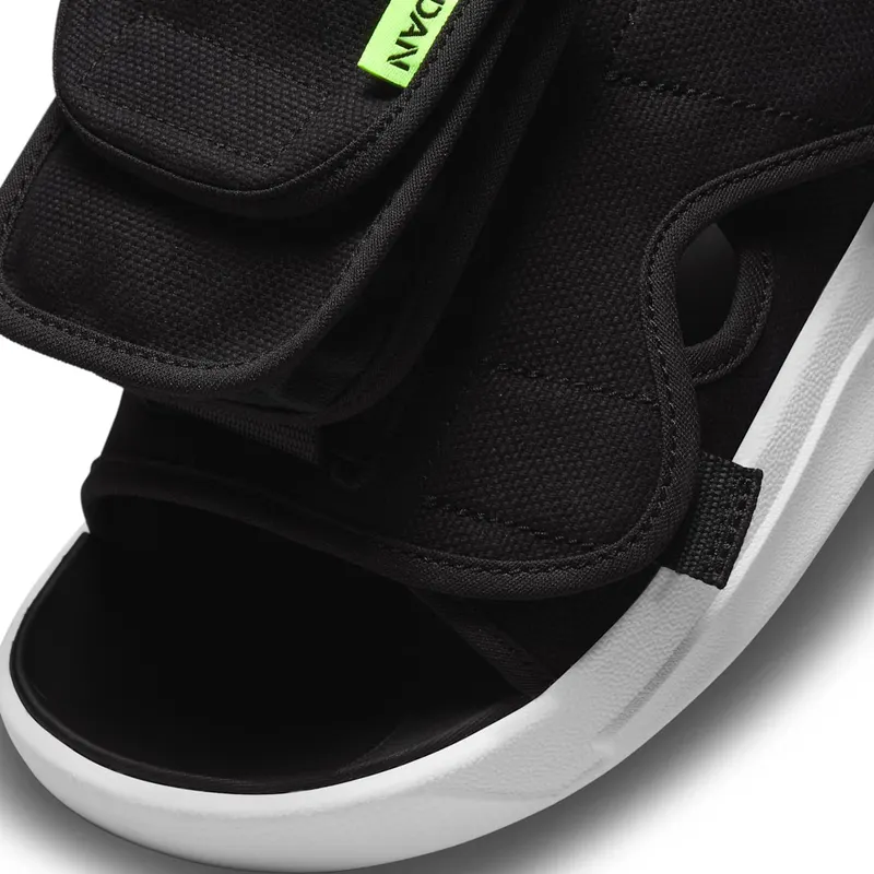 Jordan LS Slide “Ghost Green” (CZ0791-002)