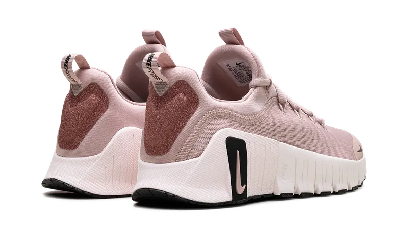 Nike Free Metcon 6 PRM “Pink Oxford / Light Soft Pink / Black” (HF1208-600)
