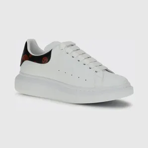 Mcqueen Oversize Leather Sneakers with Skull Print White (553680WIAKB9145)