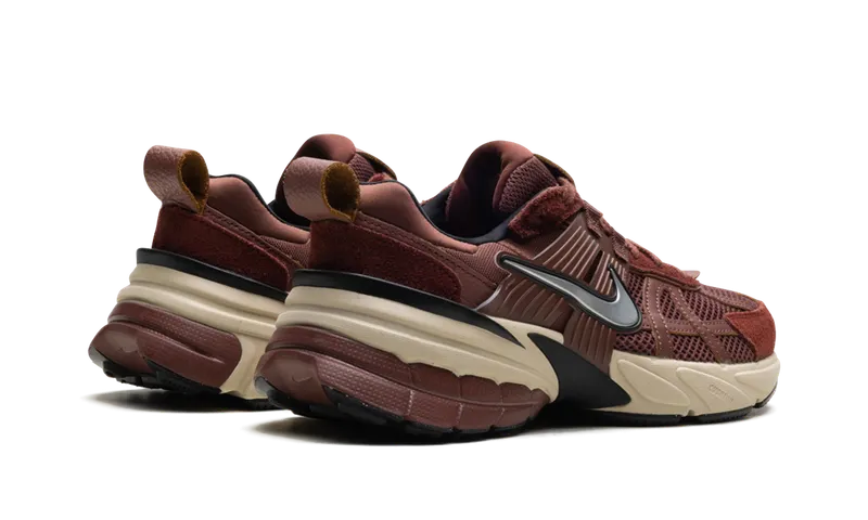 Nike V2K Run “Red Sepia Dark Pony” (FN6703-201)