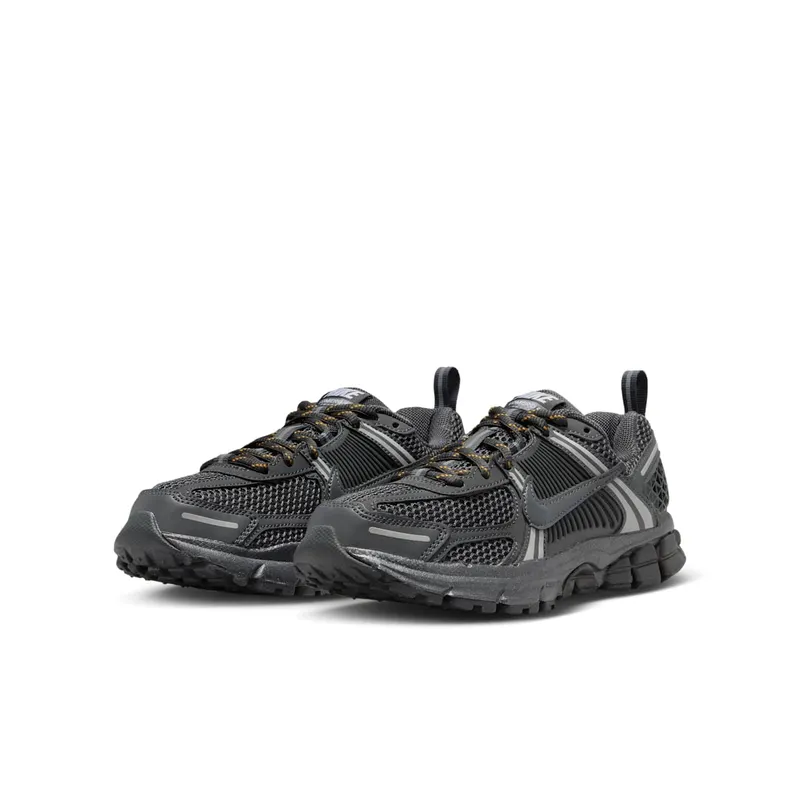 Nike Vomero 5 GS “Dark Smoke Grey Reflective” (IB3812-001)