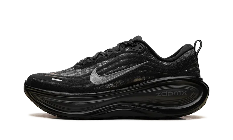 Nike Vomero Plus “Black / Dark Smoke Grey / Anthracite / Metallic Dark Grey” (IM3985-001)