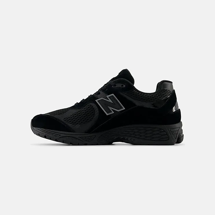 new-balance-2002r M2002WB