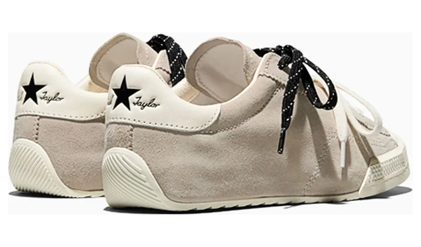 converse-sneaker A16122C