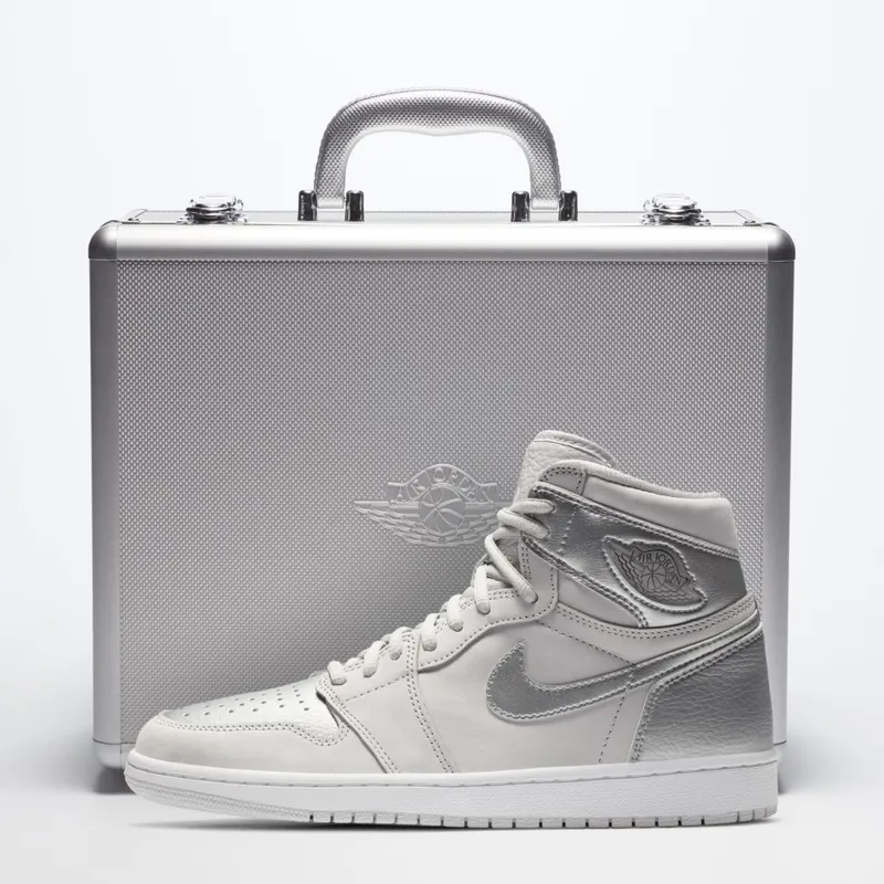 Jordan 1 Retro High CO Japan Neutral Grey (Suitcase) Neutral Grey/Metallic Silver-White (DA0382-029)