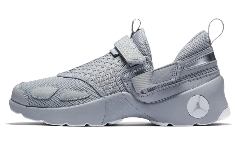 Jordan Trunner LX Wolf Grey