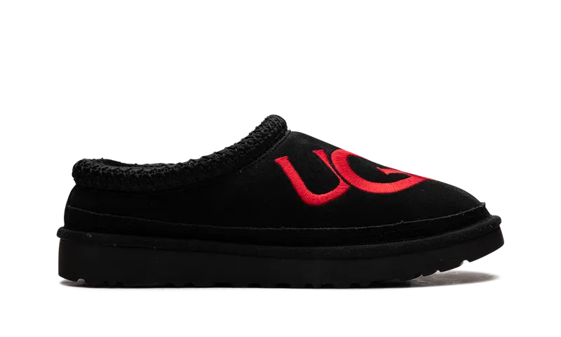 Ugg Tasman Logo Slide “Black / Samba Red” (1112448-BSMR)