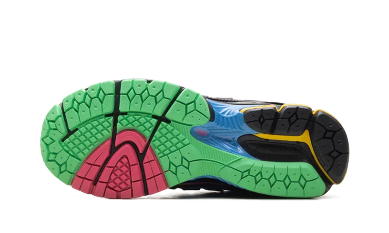 New Balance 1906R “Black / Pink – Footlocker Exclusive” (U1906RDM)
