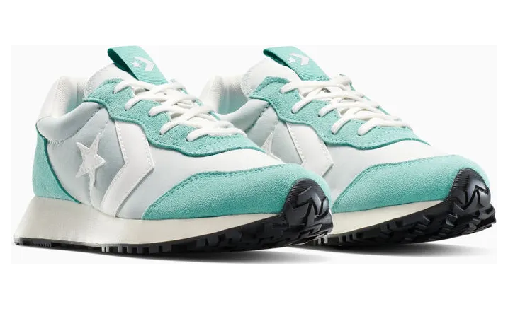 converse-sneaker A16486C