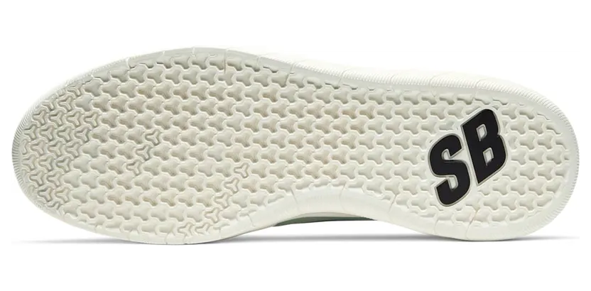 nike-free AA4272-300