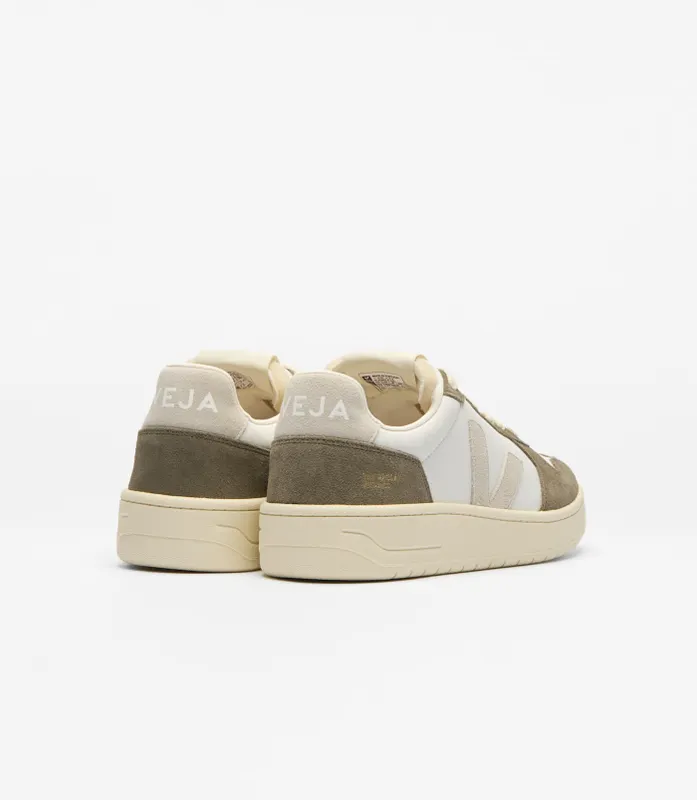 Veja V-10 White