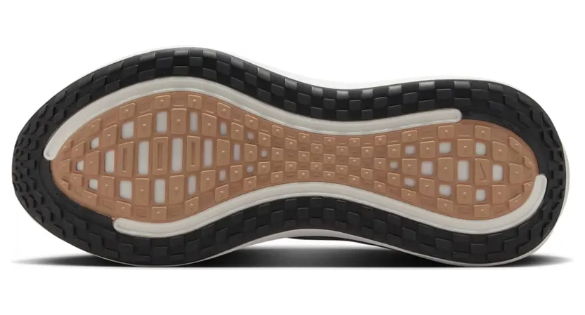 nike-vomero-plus IM5020-001