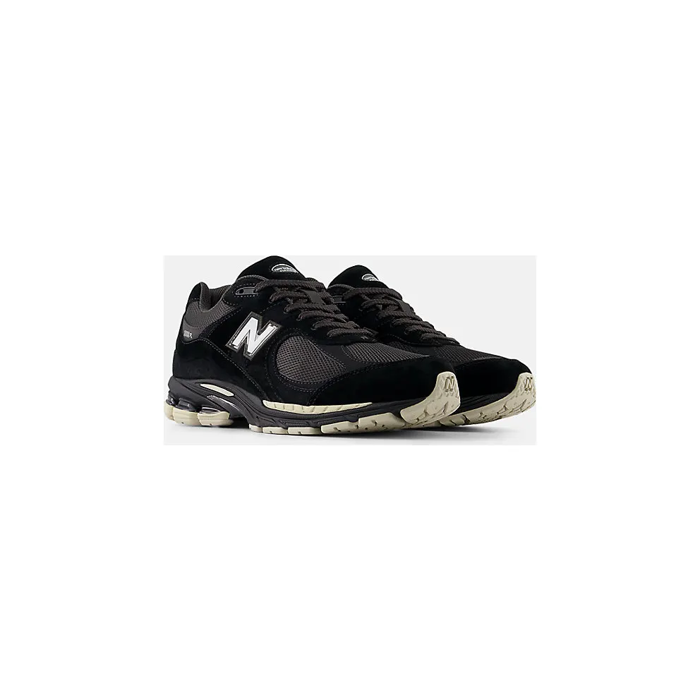 New Balance 2002R “Black/Oat” (U2002RL)
