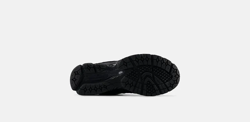 New Balance 2002R “Black Metallic” (U200278J)