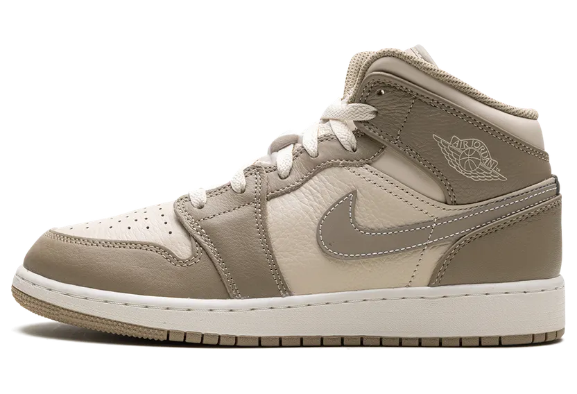 Air Jordan 1 Mid GS “Legend Brown” (HF4781-203)