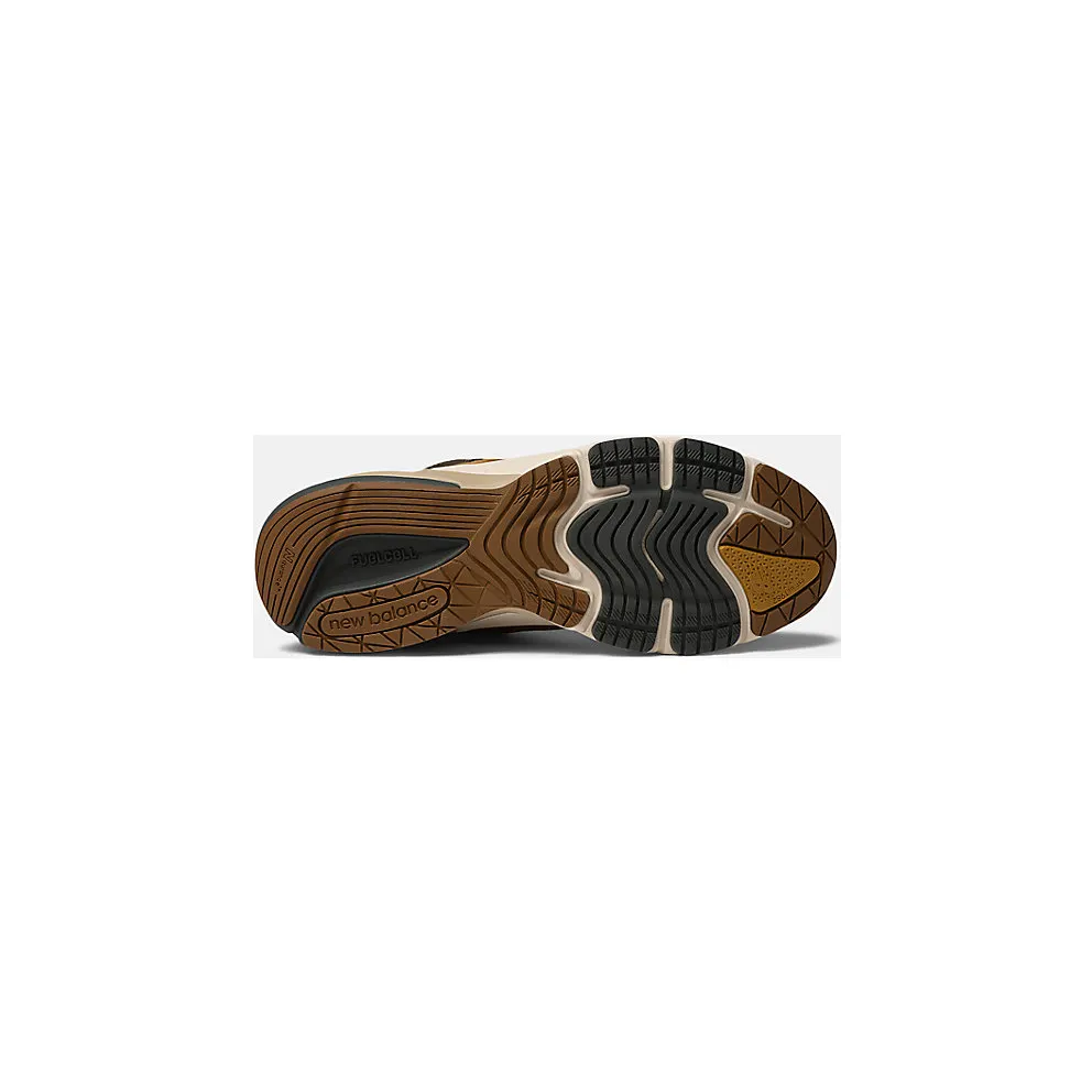 New Balance 990v6 Carhartt WIP Sculpture Center (M990CH6)