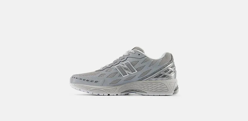 New Balance 1906W “Silver Metallic” (U1906WFE)