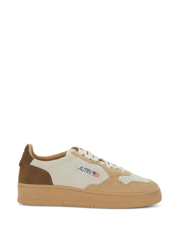 Autry Medalist low-top with vlakken – Beige (AULWTS31PEANTUNDRA)