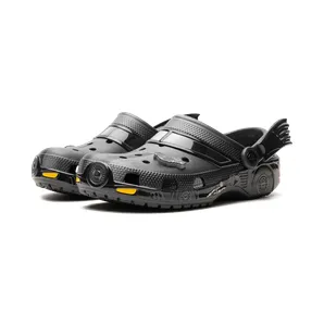 Crocs Clog “Batmobile” (210219-001)
