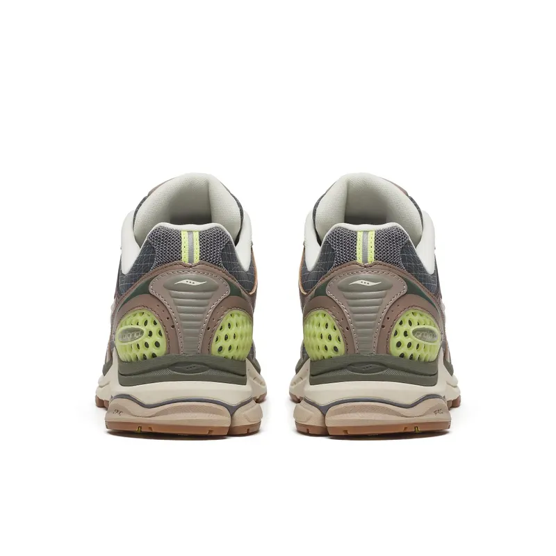 SAUCONY ProGrid Triumph 4 “Carbon / Taupe” (S70937-3)