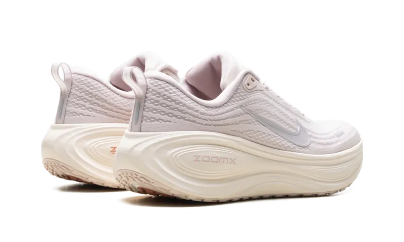 Nike Vomero Plus “Silt Red Stardust” (HV8154-605)