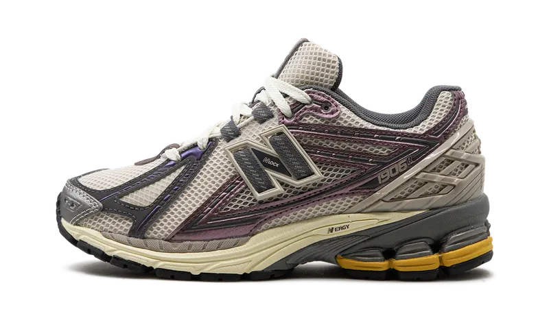 New Balance 1906R “LICORICE” (M1906RRA)