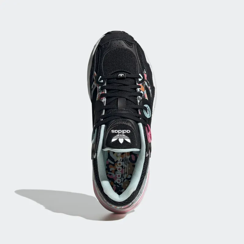 Adidas Astir Core Black / Almost Blue / Bliss Pink (HR0091)