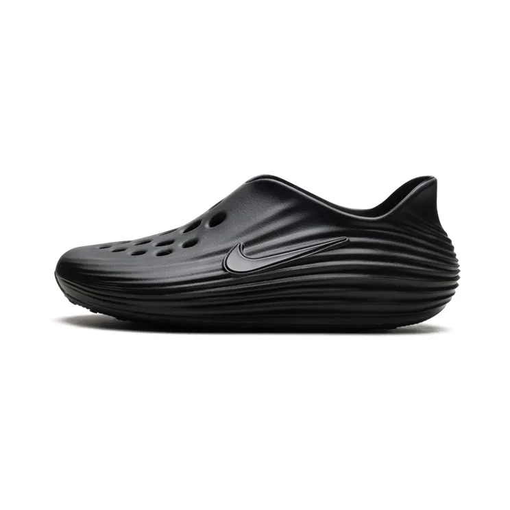 Nike Reactx Rejuven8 “Triple Black”: de makkelijkste keuze in je kast