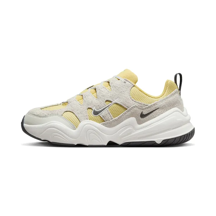 Nike Tech Hera “Saturn Gold / Light Bone / Phantom / Iron Grey” (DR9761-700)